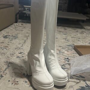 White Platform steve madden High Boots